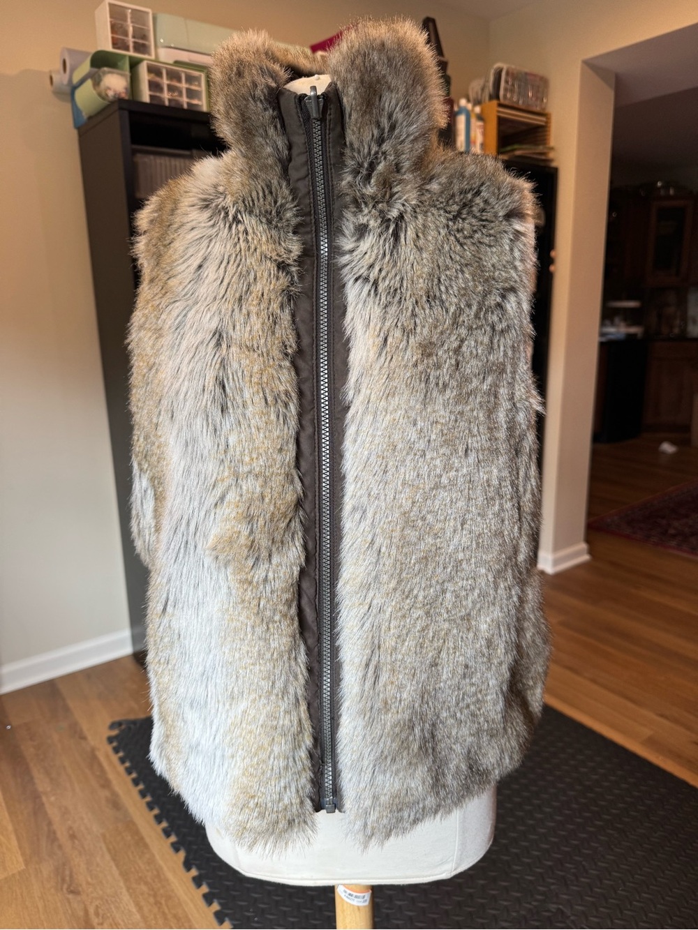 Reversible Faux Fur zip vest sz S